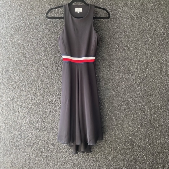 Gigi Hadid Tommy Hilfiger Dress - Picture 5 of 10